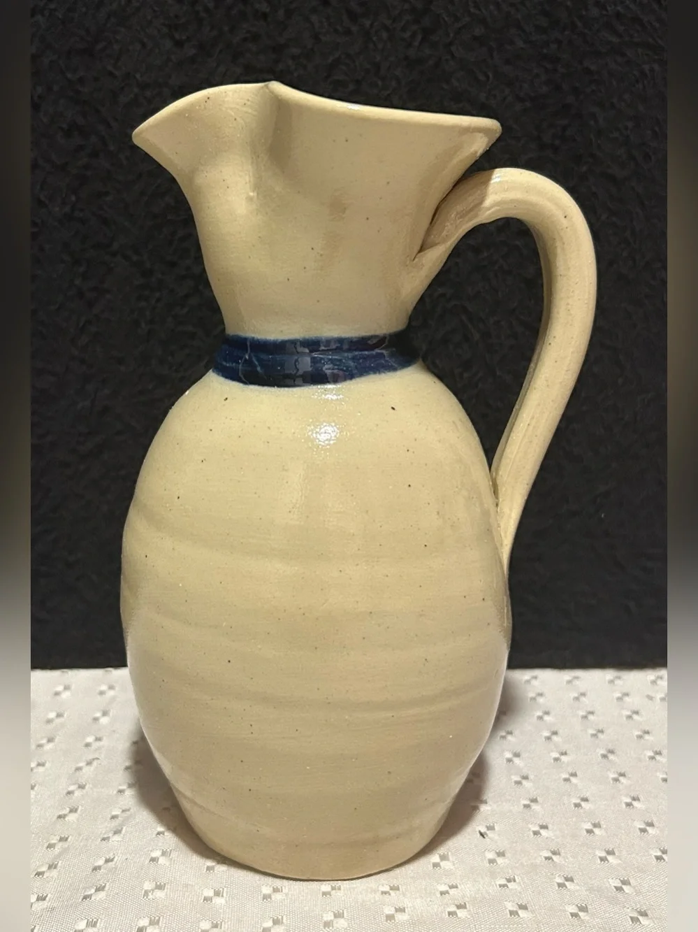 Vtg Williamsburg Pottery Delft-Like White & Blue Leaves Pitcher 7.25” H